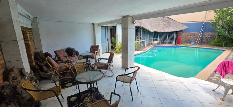 6 Bedroom Property for Sale in Wilkeville North West